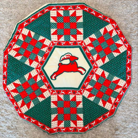 Handmade Quilted Red and Green Christmas Reindeer Centerpiece 20" Vintage - Picture 1 of 4